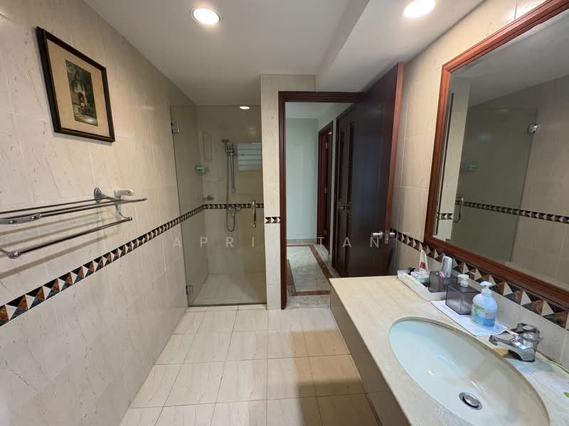 Southaven II, 33 Hindhede Walk, 3 Bedrooms, 1,539 sqft, Condominium For Sale, by April Tan, 500139218 - Common Bathroom - PropertyGuru.com.sg