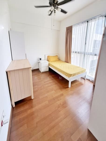 Miltonia Residences, 552 Miltonia Close, 2 Bedrooms, 861 sqft, Condominium For Sale, by Rey Ng, 500139224 - Bedroom - PropertyGuru.com.sg