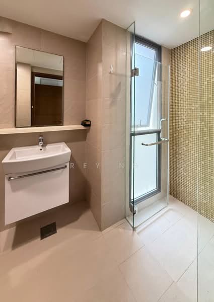 Miltonia Residences, 552 Miltonia Close, 2 Bedrooms, 861 sqft, Condominium For Sale, by Rey Ng, 500139224 - Bathroom - PropertyGuru.com.sg