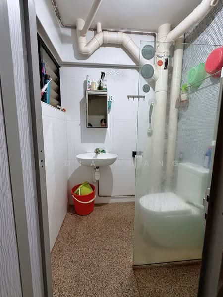 Ivory Heights, 124 Jurong East Street 13, 3 Bedrooms, 1,701 sqft, Condominium For Sale, by Lydia Huang, 500139228 - Bathroom - PropertyGuru.com.sg