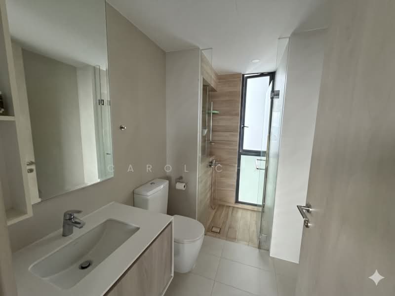 J Gateway, 2 Gateway Drive, 3 Bedrooms, 893 sqft, Condominium For Rent, by Carol Chai, 500139243 - Common Bathroom - PropertyGuru.com.sg