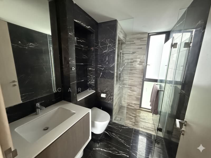 J Gateway, 2 Gateway Drive, 3 Bedrooms, 893 sqft, Condominium For Rent, by Carol Chai, 500139243 - Master Bathroom - PropertyGuru.com.sg