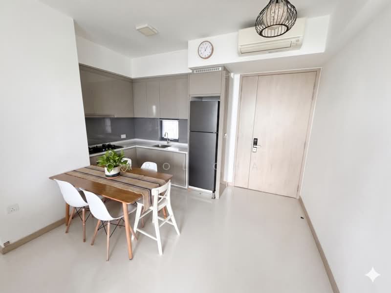 J Gateway, 2 Gateway Drive, 3 Bedrooms, 893 sqft, Condominium For Rent, by Carol Chai, 500139243 - Kitchen - PropertyGuru.com.sg