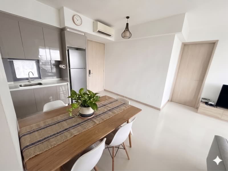 J Gateway, 2 Gateway Drive, 3 Bedrooms, 893 sqft, Condominium For Rent, by Carol Chai, 500139243 - Kitchen - PropertyGuru.com.sg