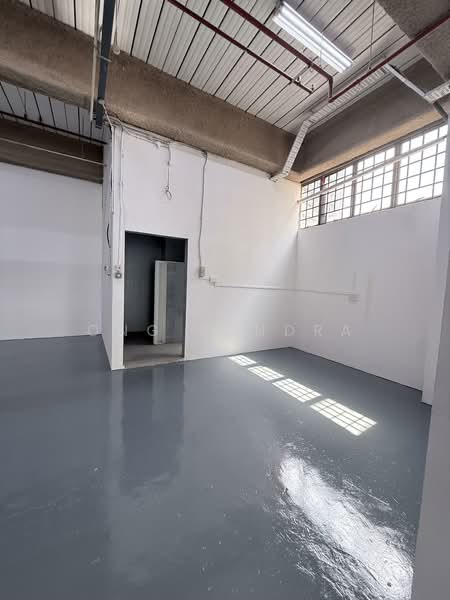 Prime Industrial Building, 39B Jalan Pemimpin, 3,000 sqft, Light Industrial (B1) For Rent, by Ong Sandra, 500139254 - Interior - CommercialGuru.com.sg