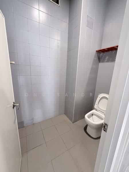 Prime Industrial Building, 39B Jalan Pemimpin, 3,000 sqft, Light Industrial (B1) For Rent, by Ong Sandra, 500139254 - Bathroom - CommercialGuru.com.sg