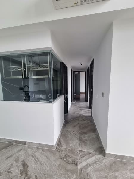 The Commodore, 61 Canberra Drive, 3 Bedrooms, 1,152 sqft, Condominium For Sale, by Jacent Jj Ong, 500139258 - Corridor - PropertyGuru.com.sg