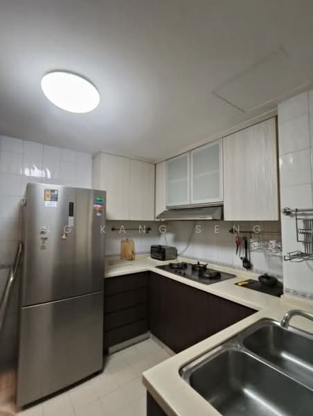 Avila Gardens, 11 Flora Road, Room Rental, 150 sqft, Condominium For Rent, by Ng Kang Seng, 500139260 - Kitchen - PropertyGuru.com.sg