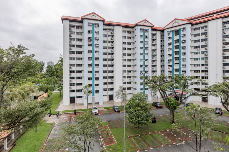 306 Jurong East Street 32, 306 Jurong East Street 32, 3 Bedrooms, 1,012 sqft, HDB Flat For Sale, by ADNIX LIU, 500139263 - Exterior - PropertyGuru.com.sg
