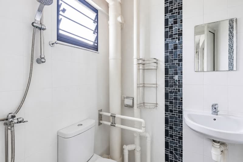 306 Jurong East Street 32, 306 Jurong East Street 32, 3 Bedrooms, 1,012 sqft, HDB Flat For Sale, by ADNIX LIU, 500139263 - Bathroom - PropertyGuru.com.sg