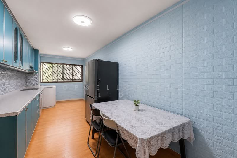 868 Yishun Street 81, 868 Yishun Street 81, 3 Bedrooms, 904 sqft, HDB Flat For Sale, by Gina Tow, 500139283 - Kitchen - PropertyGuru.com.sg