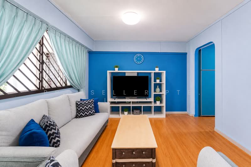868 Yishun Street 81, 868 Yishun Street 81, 3 Bedrooms, 904 sqft, HDB Flat For Sale, by Gina Tow, 500139283 - Living Room - PropertyGuru.com.sg
