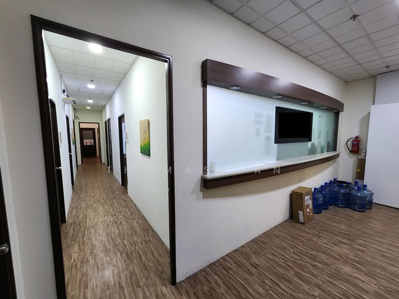Ubi Techpark, 10 Ubi Crescent, Eunos / Geylang / Paya Lebar, 2,325 sqft, Light Industrial (B1) For Sale, by Thomas Tan, 500139284 - Corridor - CommercialGuru.com.sg