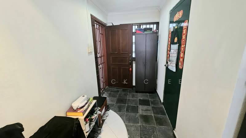 944 Hougang Street 92, 944 Hougang Street 92, 3 Bedrooms, 1,291 sqft, HDB Flat For Sale, by Patrick Chee, 500139293 - Entrance - PropertyGuru.com.sg