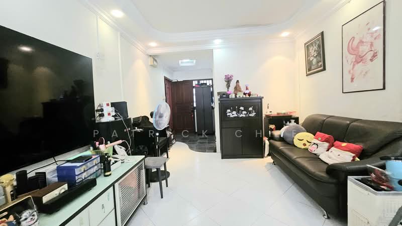 944 Hougang Street 92, 944 Hougang Street 92, 3 Bedrooms, 1,291 sqft, HDB Flat For Sale, by Patrick Chee, 500139293 - Living Room - PropertyGuru.com.sg