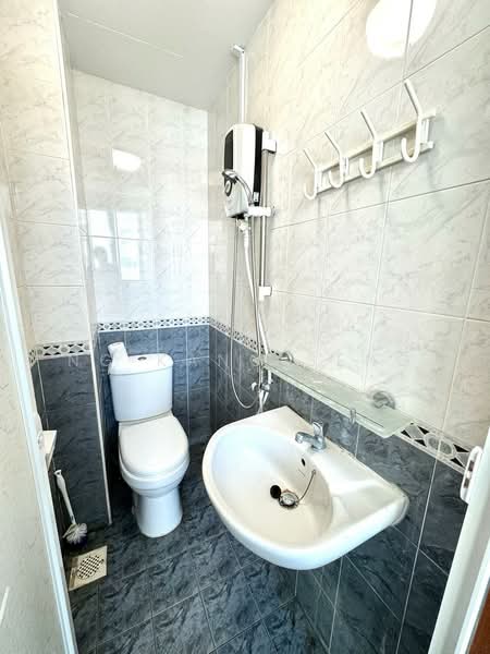 Ballota Park Condo, 152 Mariam Way, Room Rental, 150 sqft, Condominium For Rent, by Ng Kang Seng, 500139296 - Bathroom - PropertyGuru.com.sg