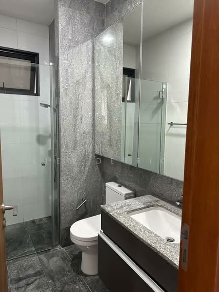 Eco Sanctuary, 65 Chestnut Avenue, 2 Bedrooms, 667 sqft, Condominium For Rent, by Liew Derrick, 500139306 - Bathroom - PropertyGuru.com.sg