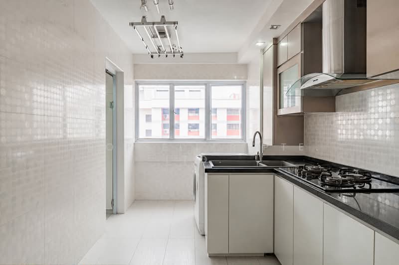 153 Bishan Street 13, 153 Bishan Street 13, 3 Bedrooms, 904 sqft, HDB Flat For Sale, by Kelly Tan, 500139314 - Kitchen - PropertyGuru.com.sg