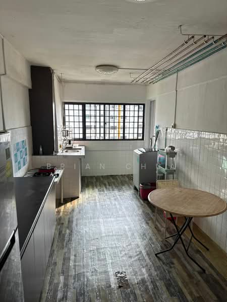 182 Ang Mo Kio Avenue 5, 182 Ang Mo Kio Avenue 5, 2 Bedrooms, 732 sqft, HDB Flat For Sale, by Brian Chua, 500139328 - Kitchen - PropertyGuru.com.sg