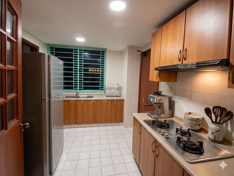 Hazel Park Condo, 15 Hazel Park Condo, 3 Bedrooms, 1,324 sqft, Condominium For Rent, by Denny Lim, 500139341 - Kitchen - PropertyGuru.com.sg