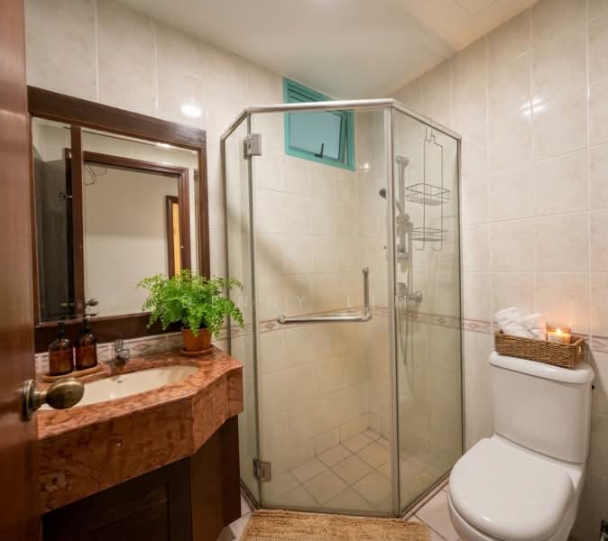 Hazel Park Condo, 15 Hazel Park Condo, 3 Bedrooms, 1,324 sqft, Condominium For Rent, by Denny Lim, 500139341 - Bathroom - PropertyGuru.com.sg