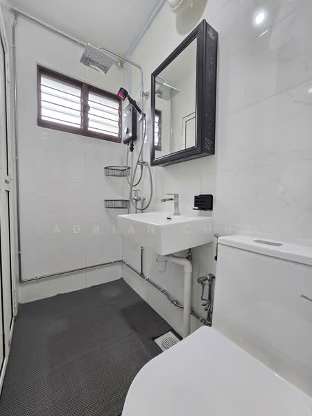503 Bishan Street 11, 503 Bishan Street 11, 3 Bedrooms, 1,216 sqft, HDB Flat For Sale, by Adrian Chua, 500139343 - Bathroom - PropertyGuru.com.sg