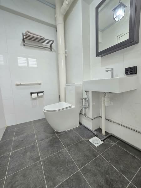 503 Bishan Street 11, 503 Bishan Street 11, 3 Bedrooms, 1,216 sqft, HDB Flat For Sale, by Adrian Chua, 500139343 - Bathroom - PropertyGuru.com.sg