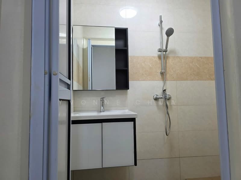 Pasir Panjang Court, 25 Pasir Panjang Close, 3 Bedrooms, 1,334 sqft, Apartment For Rent, by Yvonne Chua, 500139347 - Bathroom - PropertyGuru.com.sg