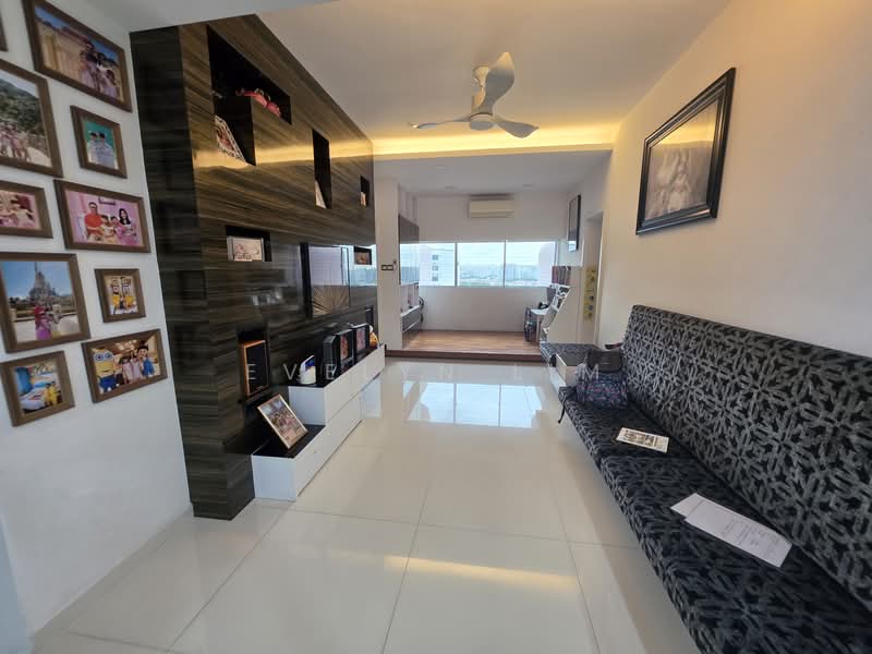 Peach Garden, 1 Peach Garden, 4 Bedrooms, 2,766 sqft, Apartment For Sale, by Evelyn Lim, 500139348 - Living Room - PropertyGuru.com.sg