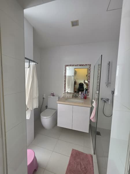 Peach Garden, 1 Peach Garden, 4 Bedrooms, 2,766 sqft, Apartment For Sale, by Evelyn Lim, 500139348 - Bathroom - PropertyGuru.com.sg