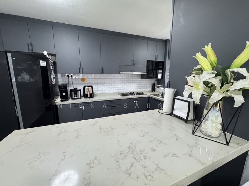 910 Jurong West Street 91, 910 Jurong West Street 91, 3 Bedrooms, 1,518 sqft, HDB Flat For Sale, by Nirna Sarnin, 500139373 - Kitchen - PropertyGuru.com.sg
