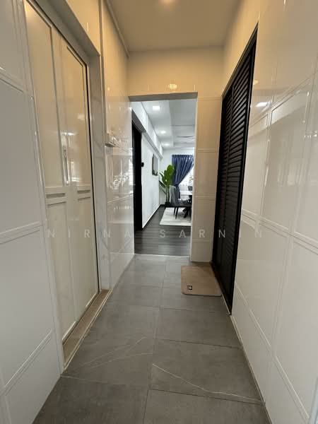 910 Jurong West Street 91, 910 Jurong West Street 91, 3 Bedrooms, 1,518 sqft, HDB Flat For Sale, by Nirna Sarnin, 500139373 - Main Toilet Entrance - PropertyGuru.com.sg