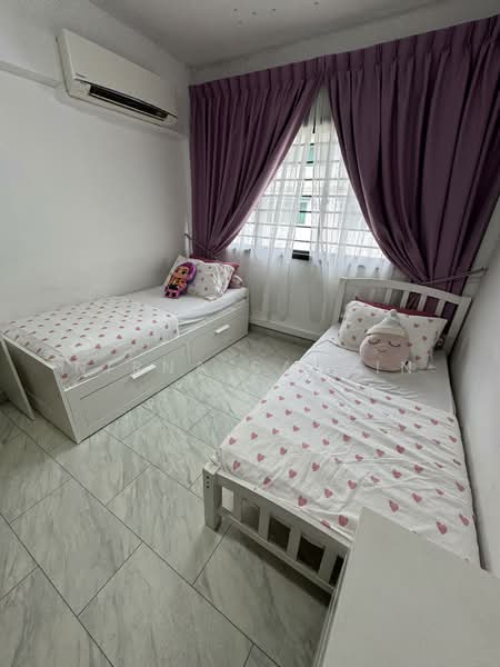 910 Jurong West Street 91, 910 Jurong West Street 91, 3 Bedrooms, 1,518 sqft, HDB Flat For Sale, by Nirna Sarnin, 500139373 - Common Bedroom - PropertyGuru.com.sg