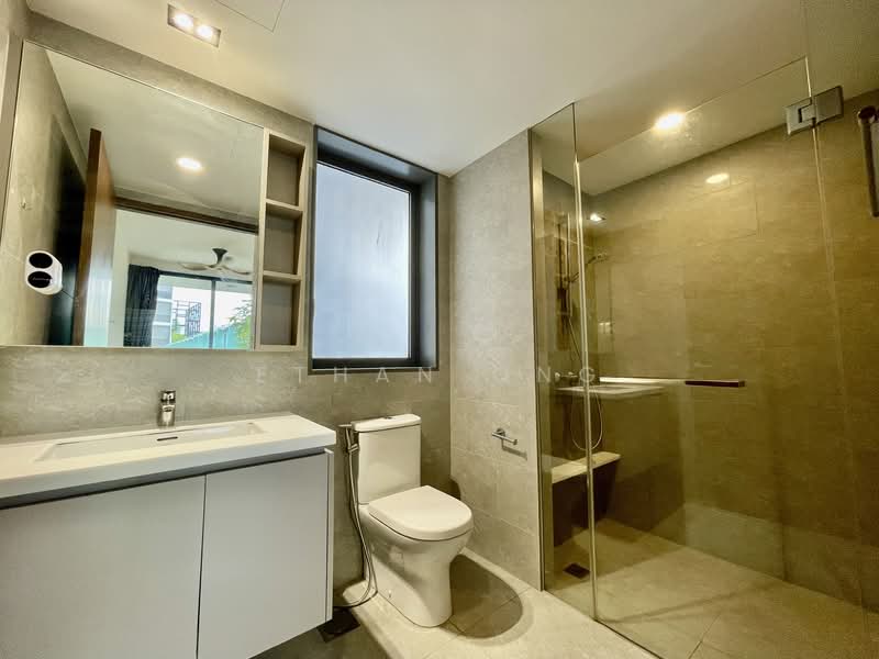 The Visionaire, 186 Canberra Drive, 3 Bedrooms, 1,023 sqft, Executive Condominium For Sale, by Ethan Ong, 500139384 - Master Bathroom - PropertyGuru.com.sg