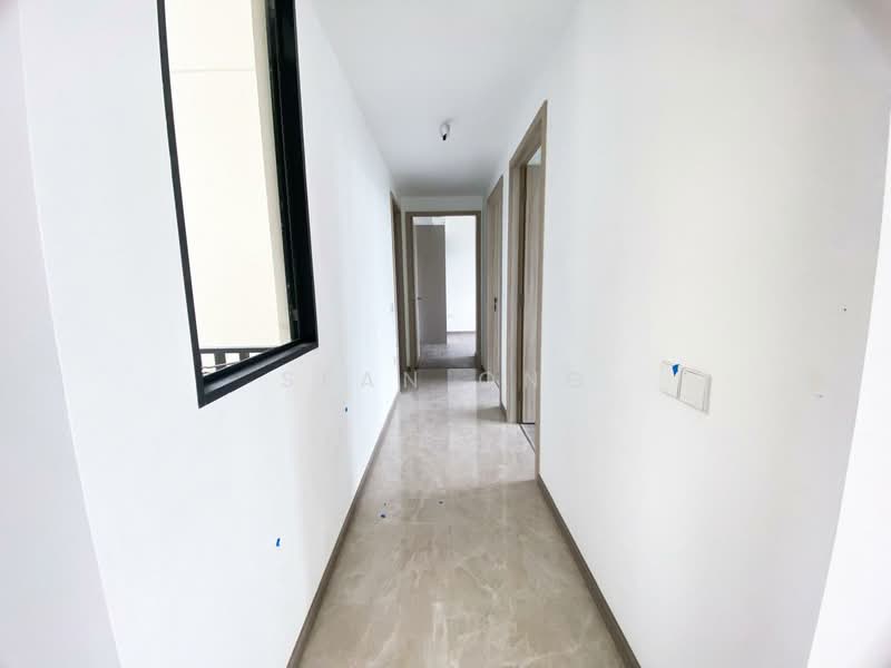 Sengkang Grand Residences, 88 Compassvale Bow, 3 Bedrooms, 936 sqft, Condominium For Sale, by Sean Ong, 500139394 - Corridor - PropertyGuru.com.sg