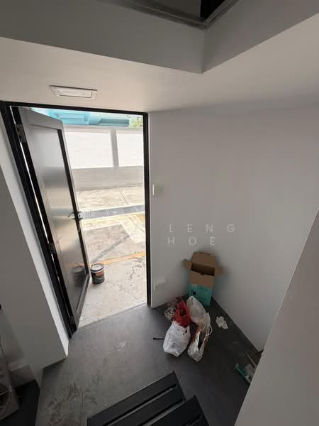Hoot Kiam Mansion, 25 Hoot Kiam Road, Studio, 250 sqft, Walk-up Apartment For Rent, by June Leng Yee Hoe, 500139397 - Entrance - PropertyGuru.com.sg