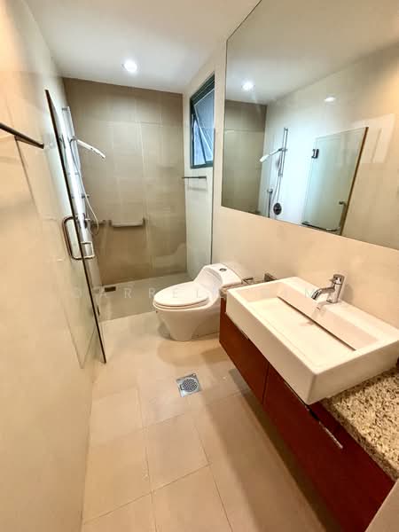 The Quayside, 60 Robertson Quay, 2 Bedrooms, 1,130 sqft, Apartment For Sale, by Darrell Sim, 500139408 - Common Bathroom - PropertyGuru.com.sg