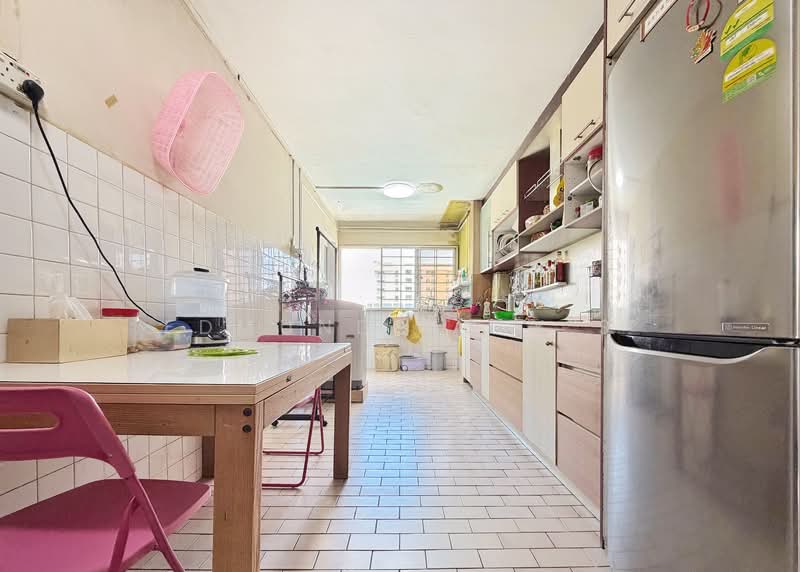 335 Woodlands Street 32, 335 Woodlands Street 32, 3 Bedrooms, 1,119 sqft, HDB Flat For Sale, by Edmund Ng Y S, 500139412 - Kitchen - PropertyGuru.com.sg