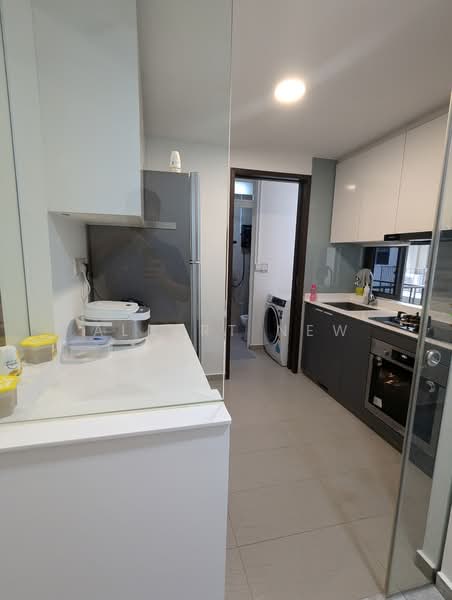 The Brownstone, 158 Canberra Drive, Room Rental, 180 sqft, Executive Condominium For Rent, by Albert New, 500139427 - Kitchen - PropertyGuru.com.sg