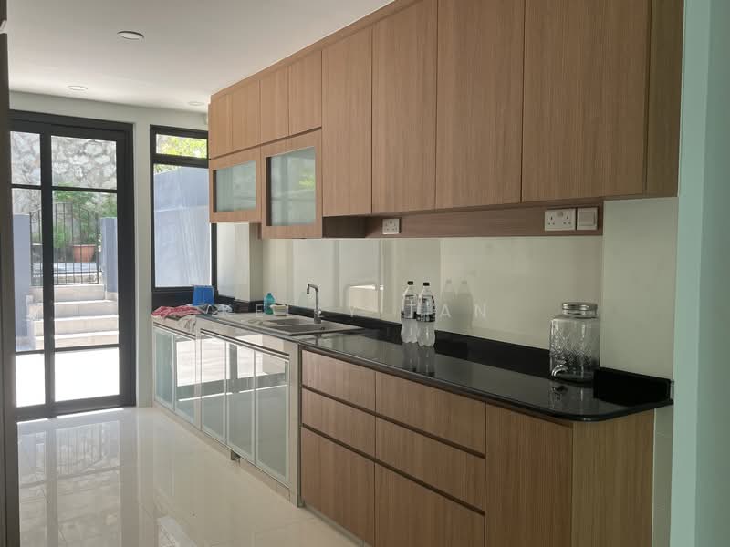 Terrace house within mins walk to MRT, , 5 Bedrooms, 4,500 sqft, Terraced House For Rent, by Kelly Tan, 500139432 - Kitchen - PropertyGuru.com.sg