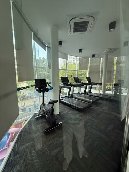 Parc Emily, 15 Mount Emily Road, 2 Bedrooms, 904 sqft, Condominium For Rent, by Rita Danani, 500139435 - Gym - PropertyGuru.com.sg