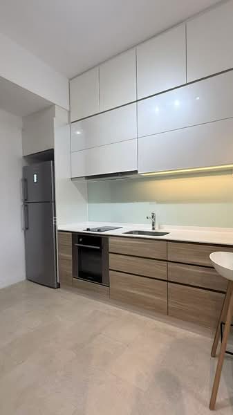 Alex Residences, 28 Alexandra View, 2 Bedrooms, 678 sqft, Apartment For Rent, by Ella Pan, 500139447 - Kitchen - PropertyGuru.com.sg