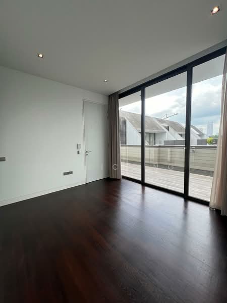 Lloyd SixtyFive, 65 Lloyd Road, 2 Bedrooms, 1,980 sqft, Condominium For Rent, by Jessica Ng, 500139453 - Balcony - PropertyGuru.com.sg