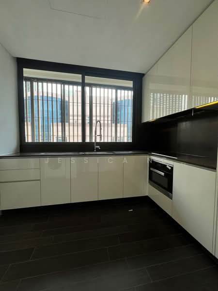 Lloyd SixtyFive, 65 Lloyd Road, 2 Bedrooms, 1,980 sqft, Condominium For Rent, by Jessica Ng, 500139453 - Kitchen - PropertyGuru.com.sg