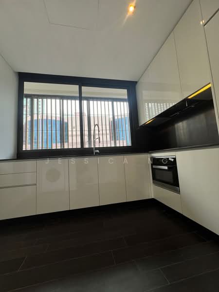 Lloyd SixtyFive, 65 Lloyd Road, 2 Bedrooms, 1,980 sqft, Condominium For Rent, by Jessica Ng, 500139453 - Kitchen - PropertyGuru.com.sg