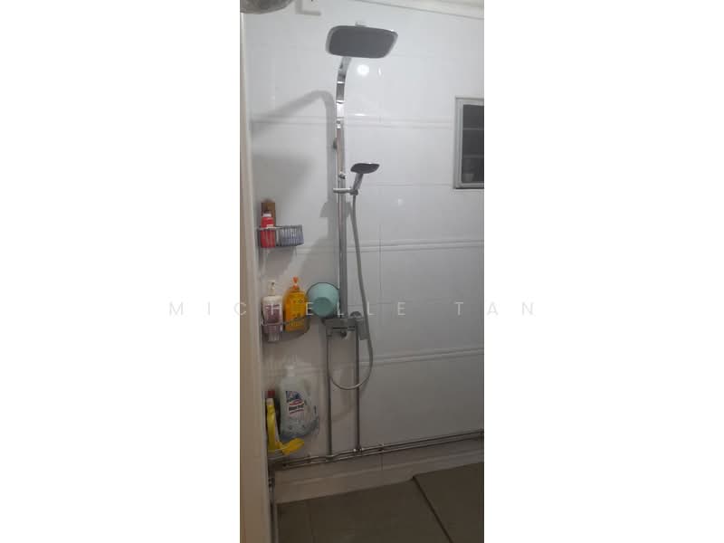323 Ang Mo Kio Avenue 3, 323 Ang Mo Kio Avenue 3, 1 Bedroom, 518 sqft, HDB Flat For Sale, by Michelle Tan, 500139465 - Bathroom - PropertyGuru.com.sg