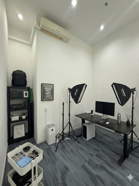 Chin Lim Industrial Building, 25 Harrison Road, 290 sqft, Light Industrial (B1) For Rent, by Carmen Keong, 500139474 - CommercialGuru.com.sg