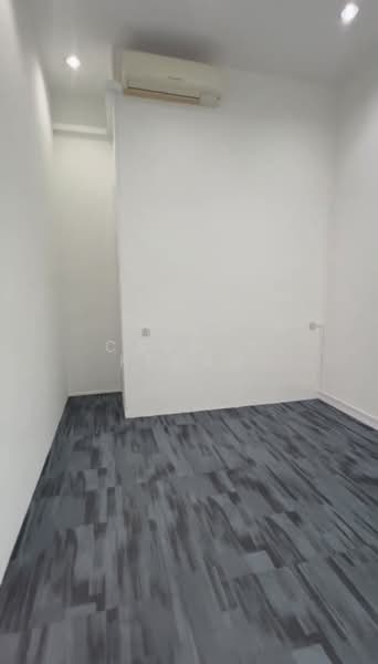 Chin Lim Industrial Building, 25 Harrison Road, 290 sqft, Light Industrial (B1) For Rent, by Carmen Keong, 500139474 - CommercialGuru.com.sg