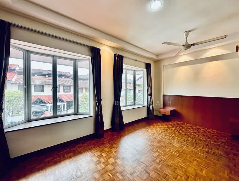 Tai Hwan Park, Tai Hwan Drive, 5 Bedrooms, 2,400 sqft, Terraced House For Sale, by Victor Seah, 500139490 - Level 2 - Master Bedroom Suite - PropertyGuru.com.sg