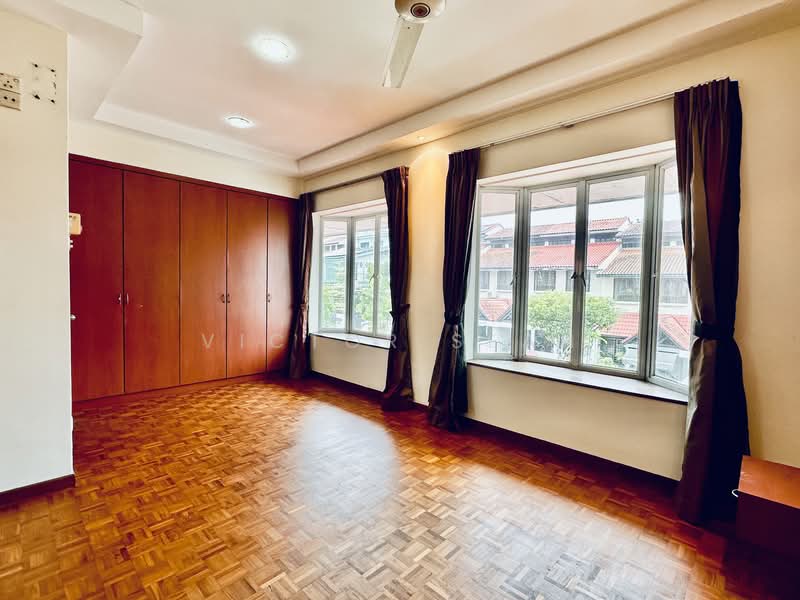 Tai Hwan Park, Tai Hwan Drive, 5 Bedrooms, 2,400 sqft, Terraced House For Sale, by Victor Seah, 500139490 - Level 2 - Master Bedroom Suite - PropertyGuru.com.sg